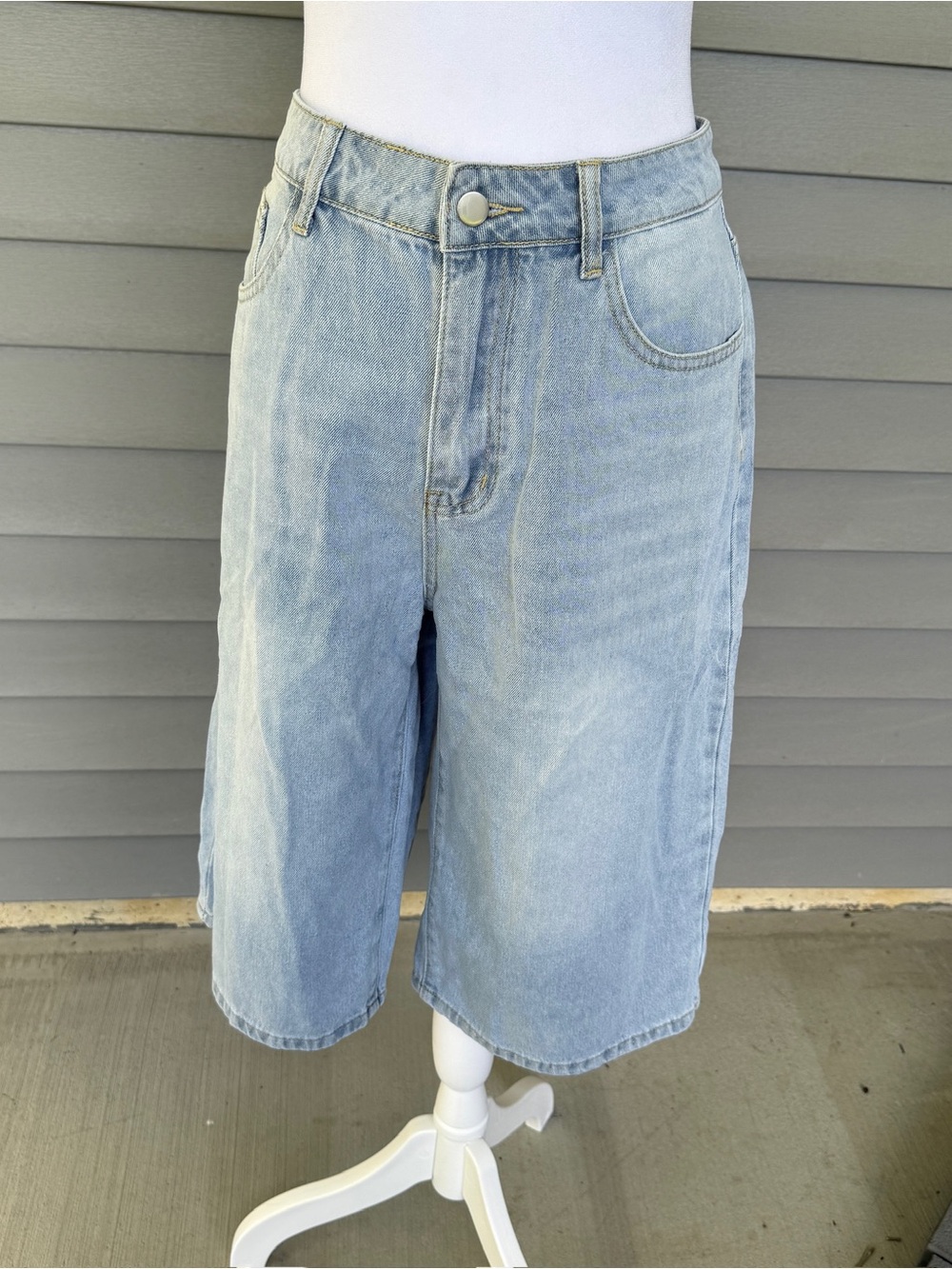 NWOT Denim Capri Bermuda Shorts Large Vintage Washed Whiskering Y2K Casual
